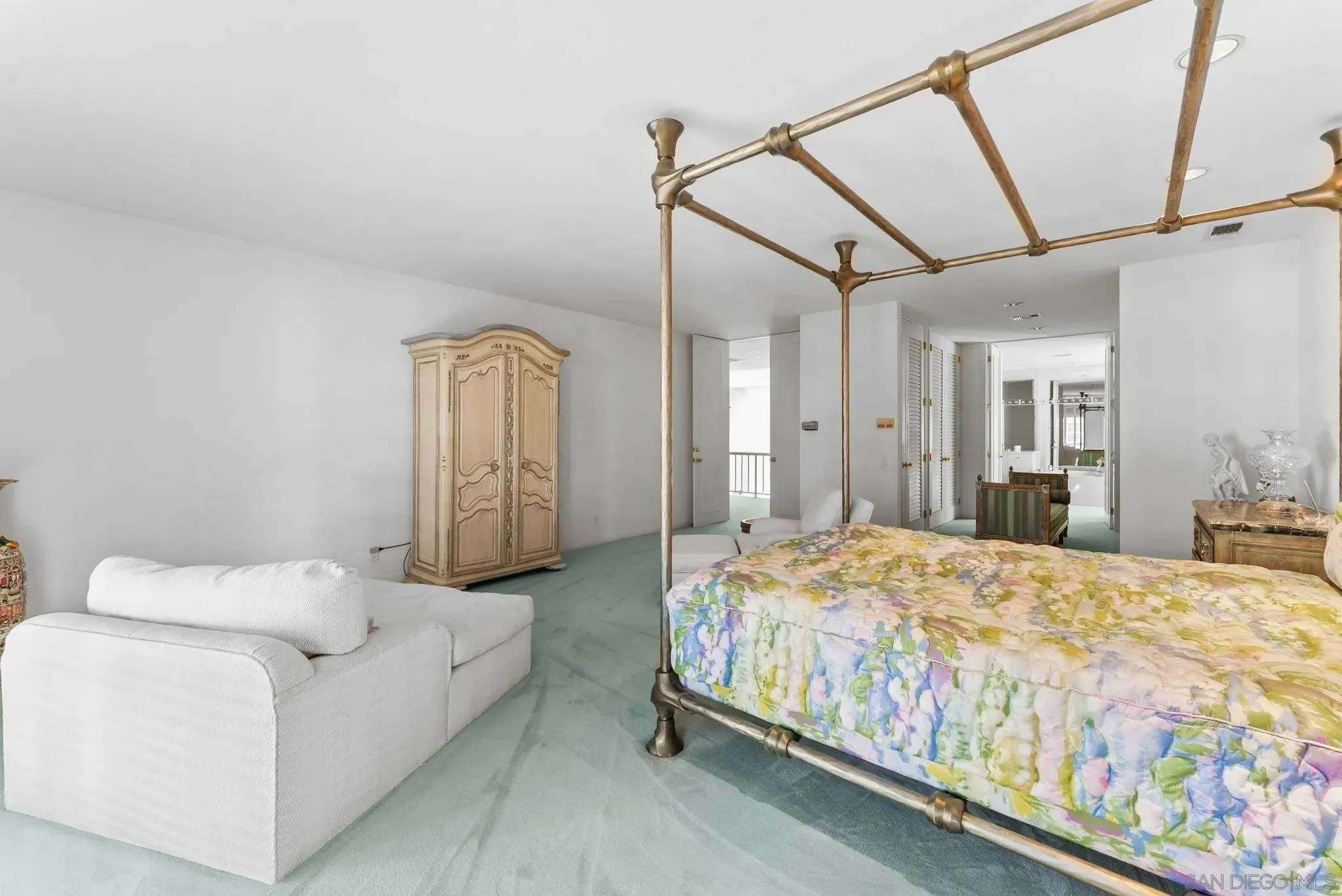 Carlsbad, California 92009, United States, 3 Bedrooms Bedrooms, ,3 BathroomsBathrooms,Residential,Active,251503