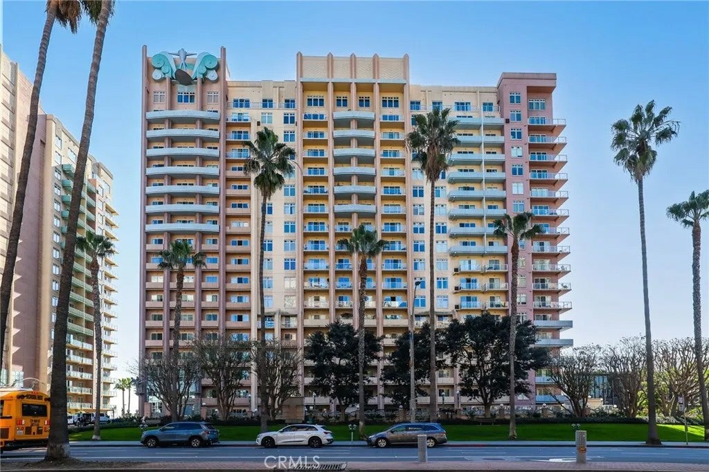 388 E Ocean Boulevard 305