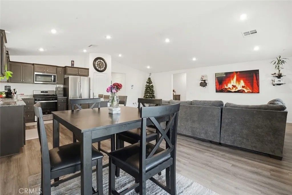 Photo of 1262 Allegiance Avenue, Hemet, CA 92543 (MLS # SW26014127)