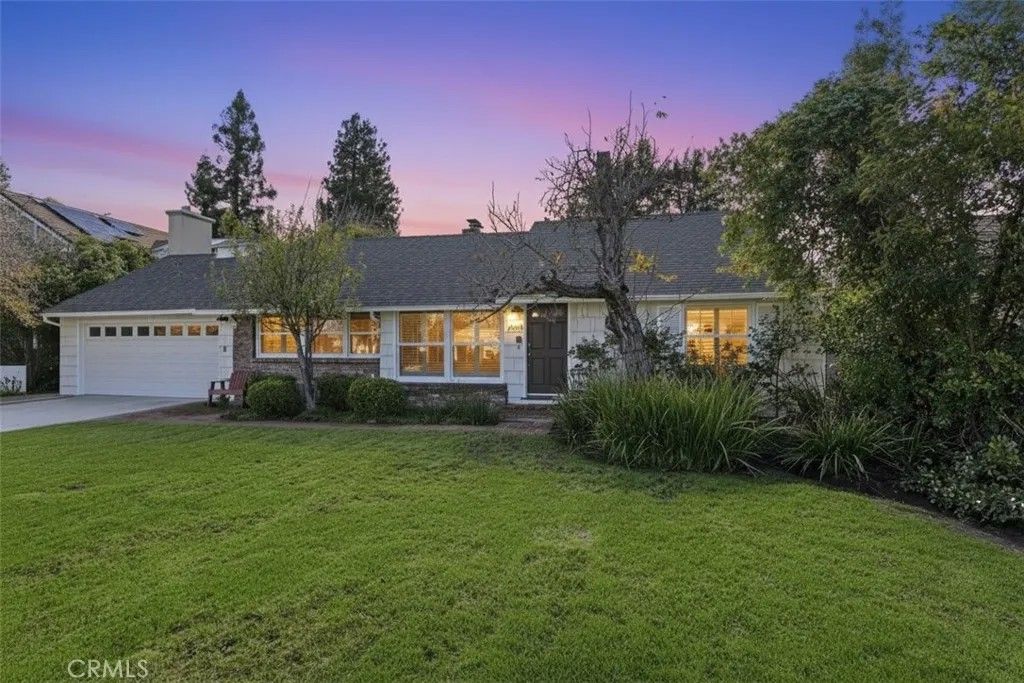 Photo of 16146 Otsego, Encino, CA 91436 (MLS # SR26011237)