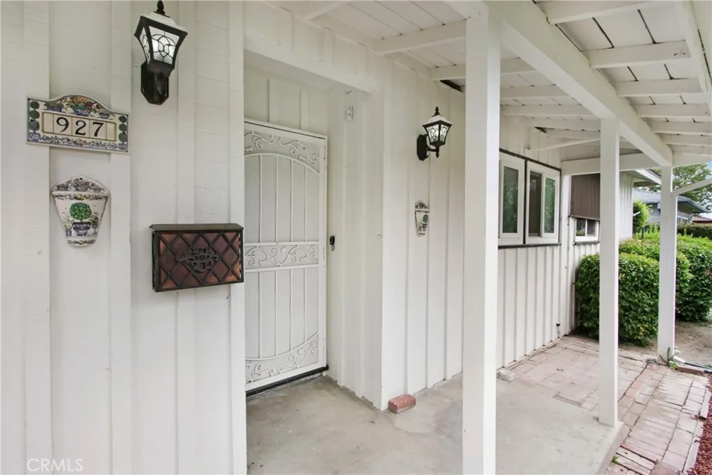 927 Alta Loma Drive