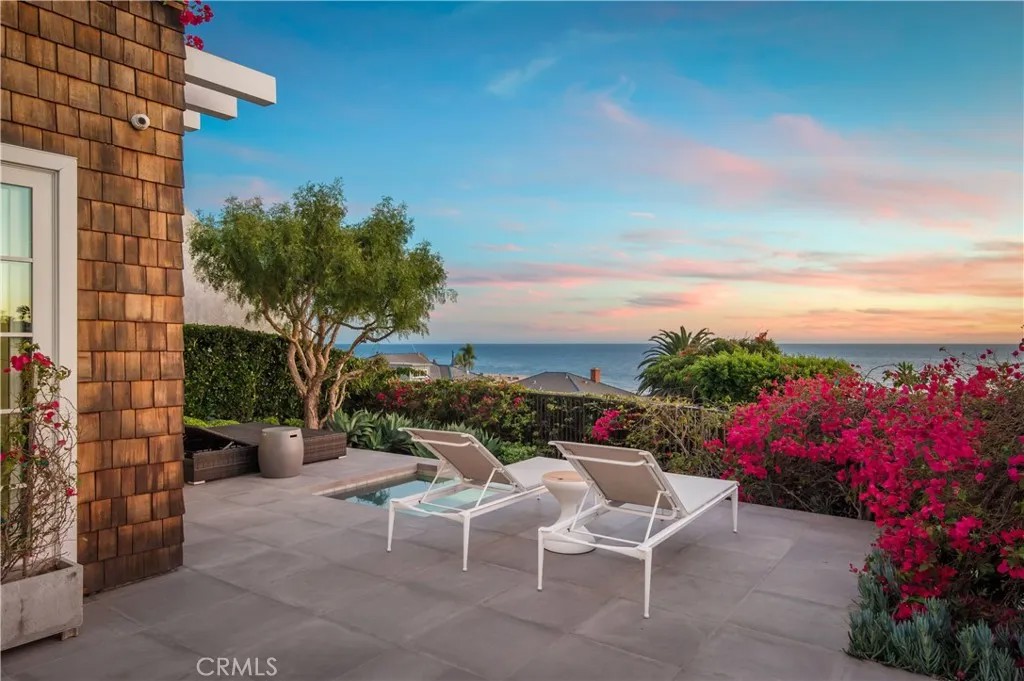 738 Cliff Drive