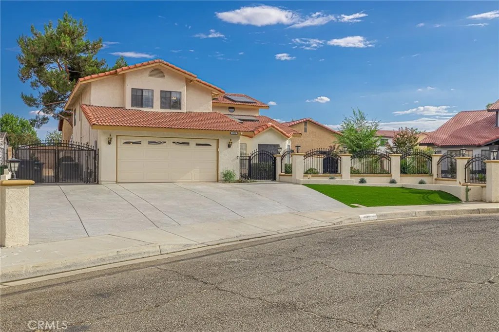 1334 Sun Court