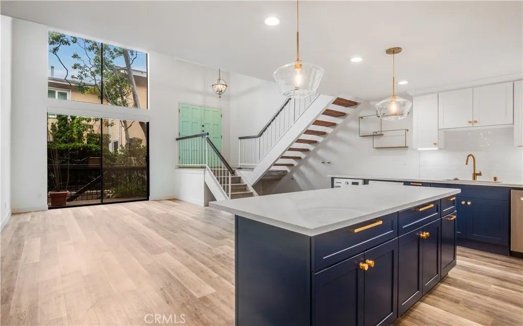 Photo of 984 Granville Ave, Los Angeles, CA 90049 (MLS # SB26086810)