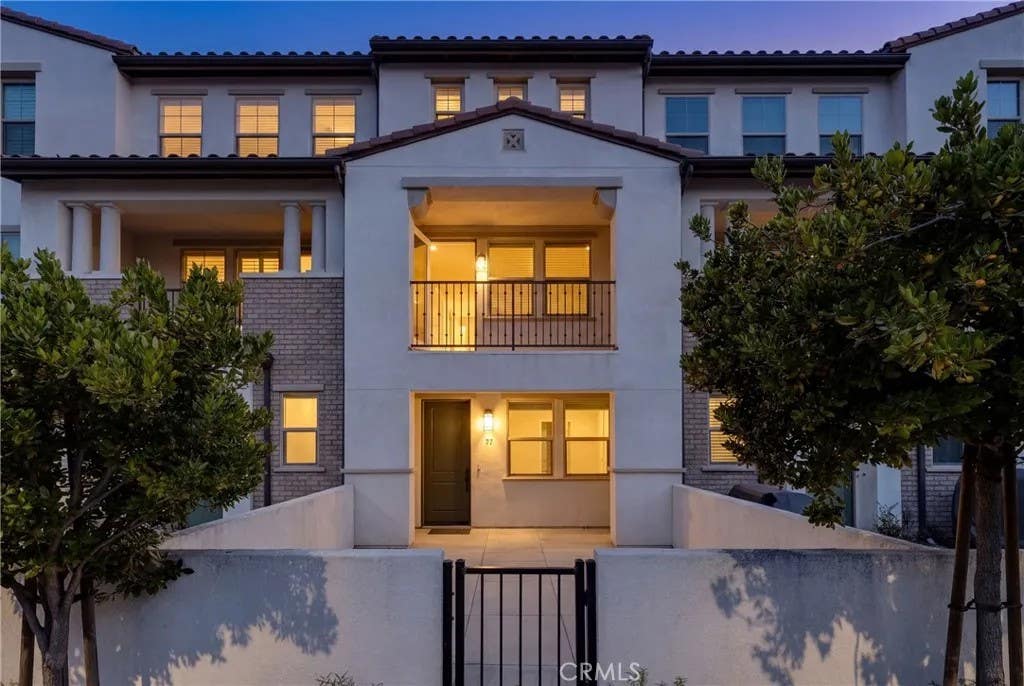 Photo of 77 Jensen Court, Thousand Oaks, CA 91360 (MLS # SR26152963)