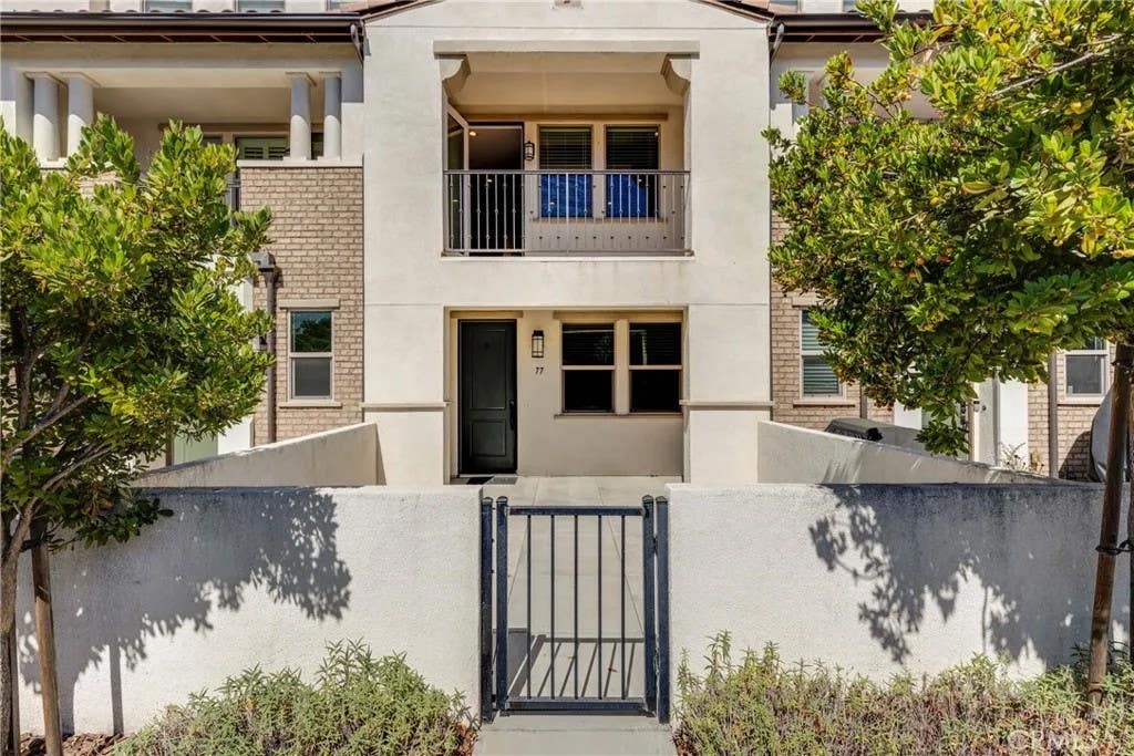 Photo of 77 Jensen Court, Thousand Oaks, CA 91360 (MLS # SR26152963)