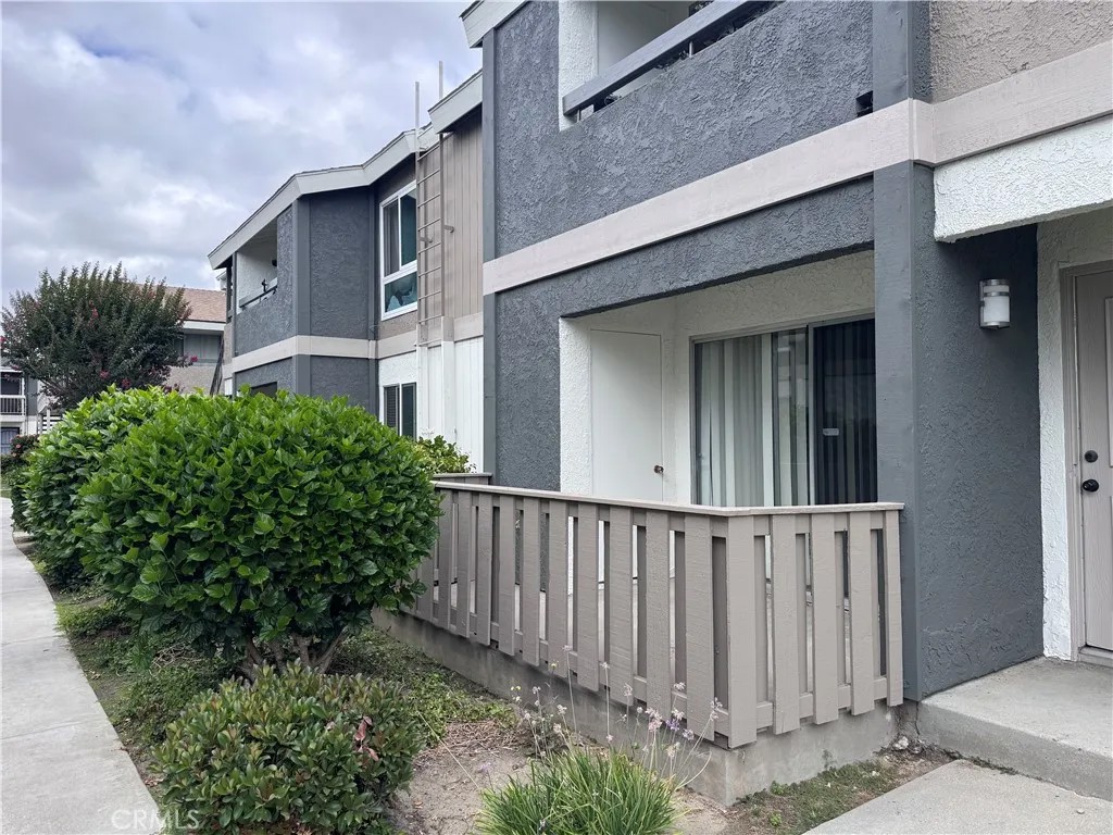 2871 S Fairview C