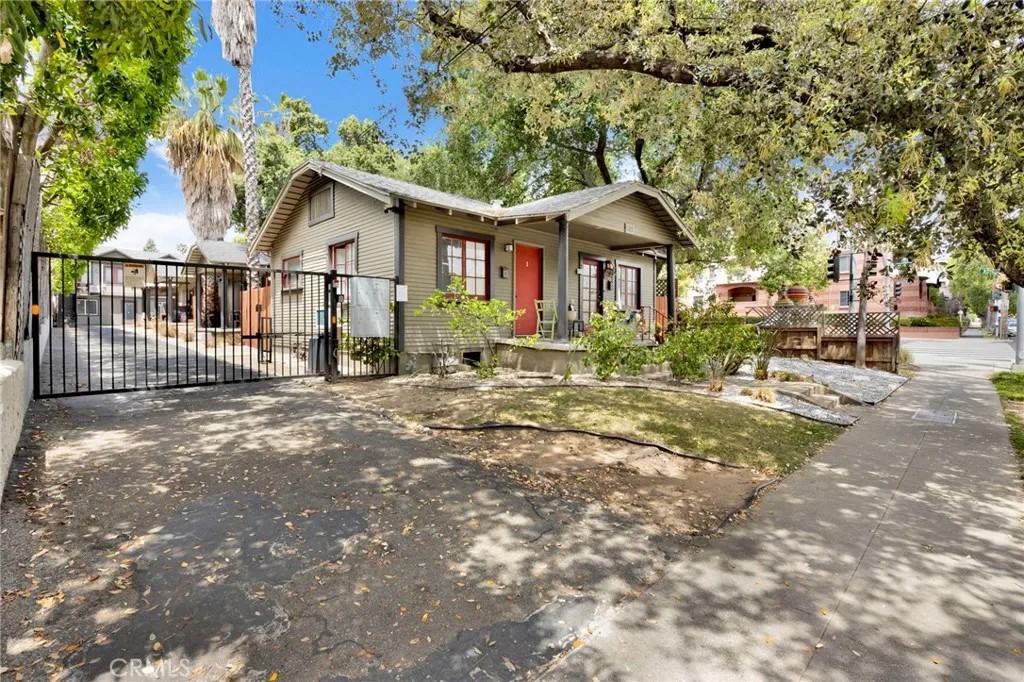 103 N Catalina Avenue
