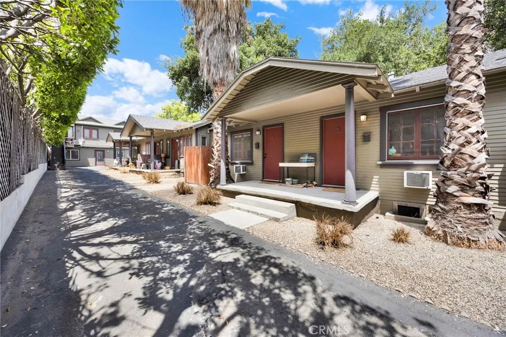 103 N Catalina Avenue
