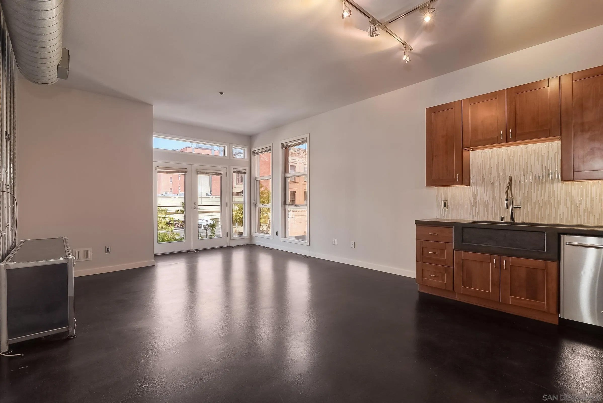 777 6th Ave 209