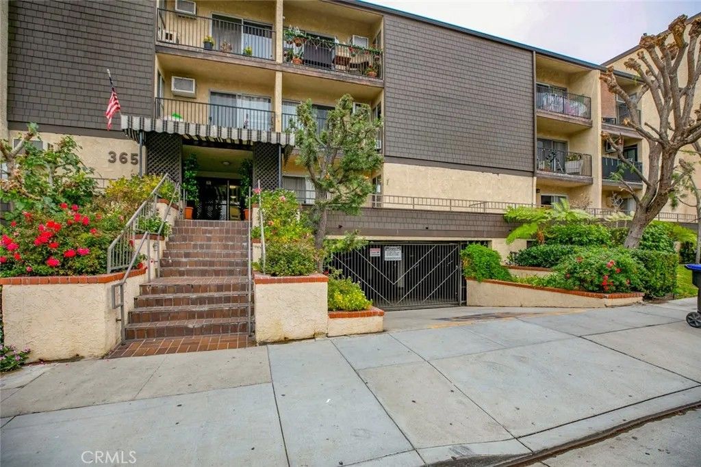 Photo of 365 Burchett Street #217, Glendale, CA 91203 (MLS # GD26071546)