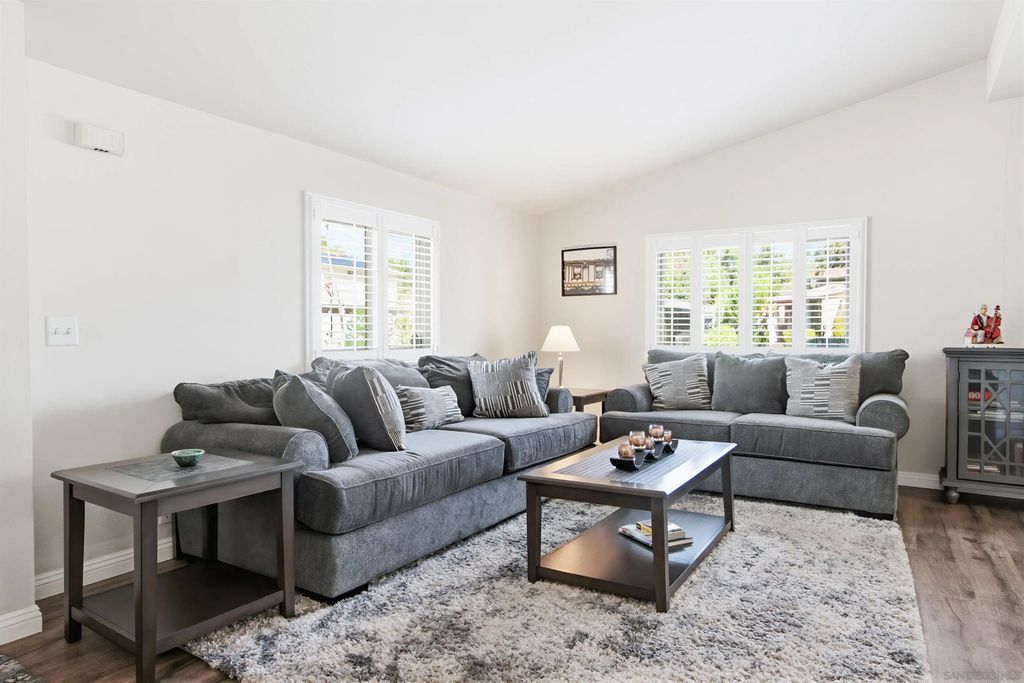 Photo of 1723 Kiwi Gln, Escondido, CA 92026 (MLS # 250044252)