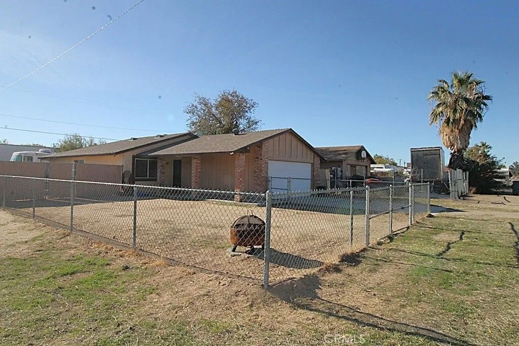Photo of 38779 E Williams, Yermo, CA 92398 (MLS # HD25273127)