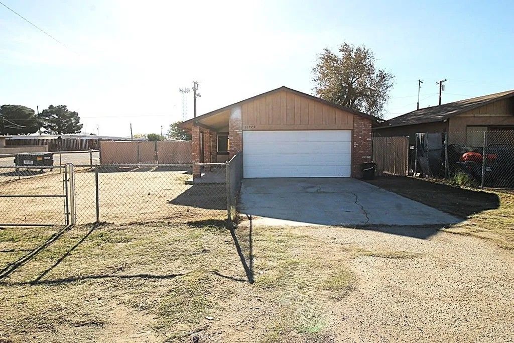 Photo of 38779 E Williams, Yermo, CA 92398 (MLS # HD25273127)