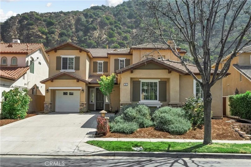 22 River Rock Court
