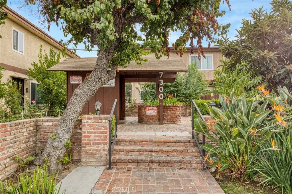 Photo of 7300 Lennox Avenue #J5, Van Nuys, CA 91405 (MLS # RS25250303)