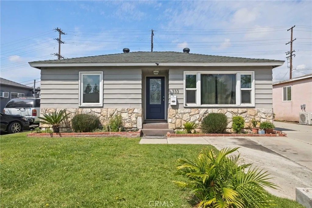 Photo of 333 N Vernon Ave, Azusa, CA 91702 (MLS # CV26079133)