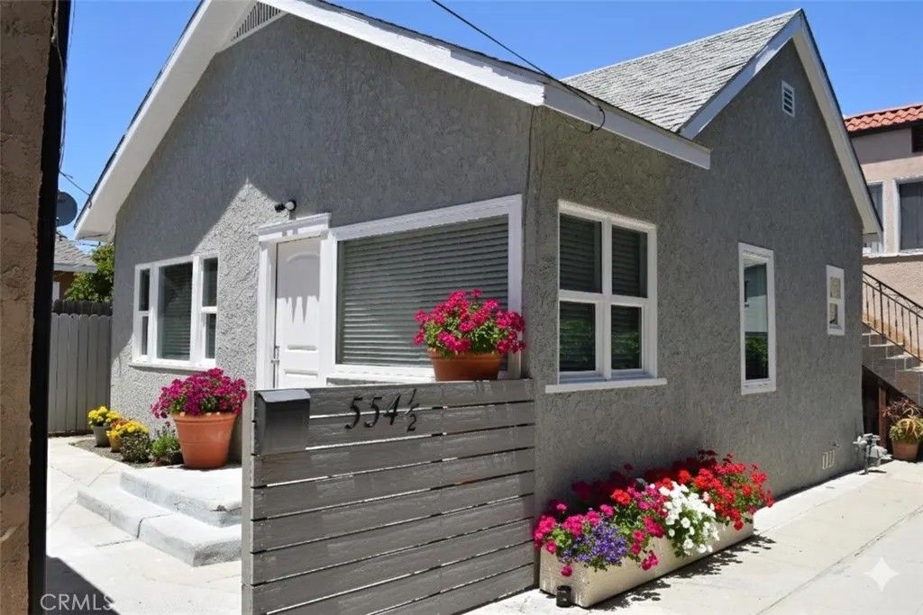 Photo of 552 W 22nd Street #554 1/2, San Pedro, CA 90731 (MLS # SB25272898)