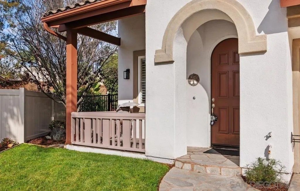 Photo of 1090 Alexandra Ln, Encinitas, CA 92024 (MLS # 2600018)