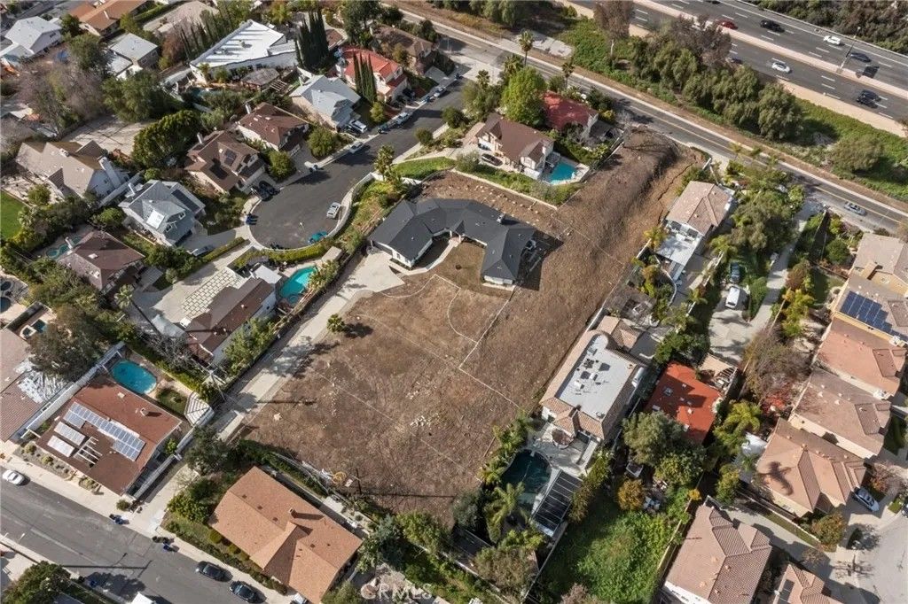 Photo of 5164 N Faris Ln, Woodland Hills, CA 91364 (MLS # BB26090894)