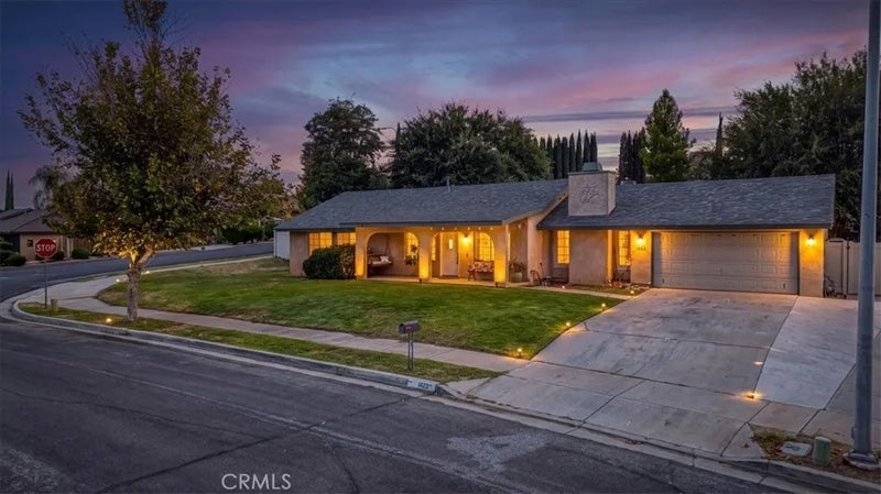1423 W Hoffer