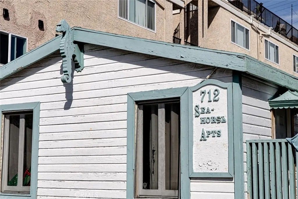 Photo of 712 Manhattan Avenue, Hermosa Beach, CA 90254 (MLS # SB26048379)