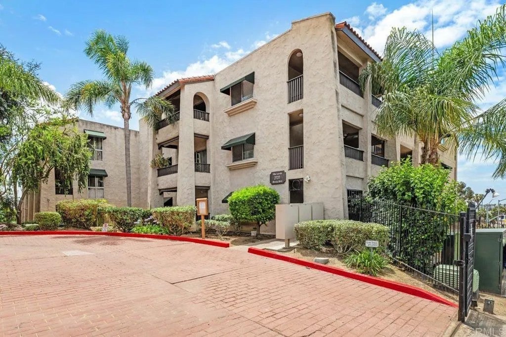2727 Morena Boulevard 202