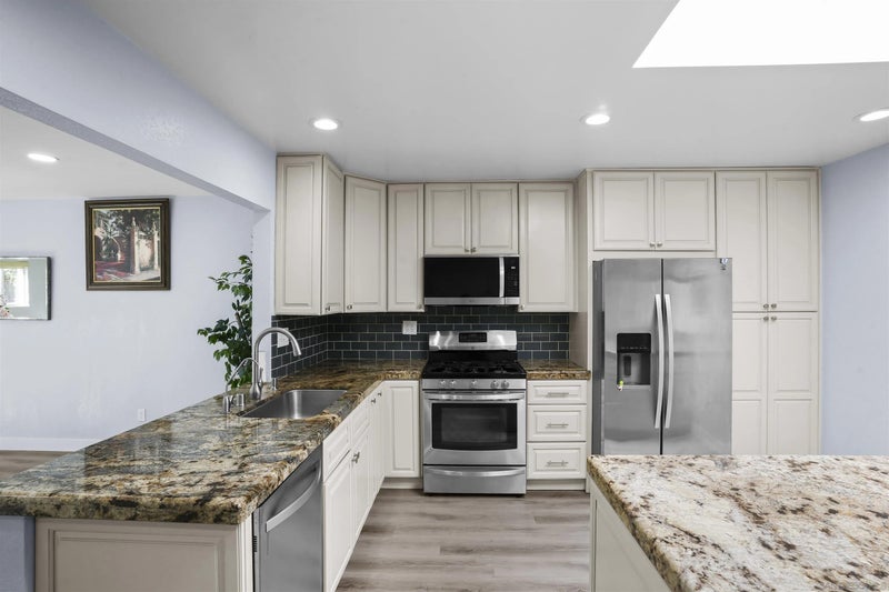 7760 Parkdale Cove