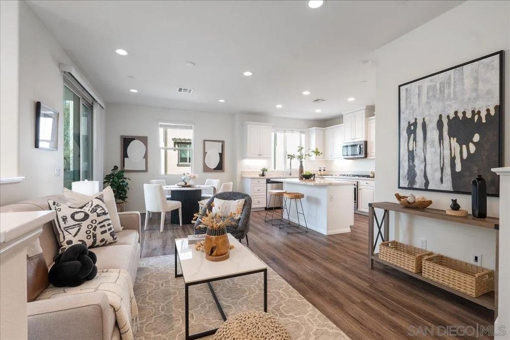 Photo of 2325 Verano Way, Vista, CA 92081 (MLS # 260007179)