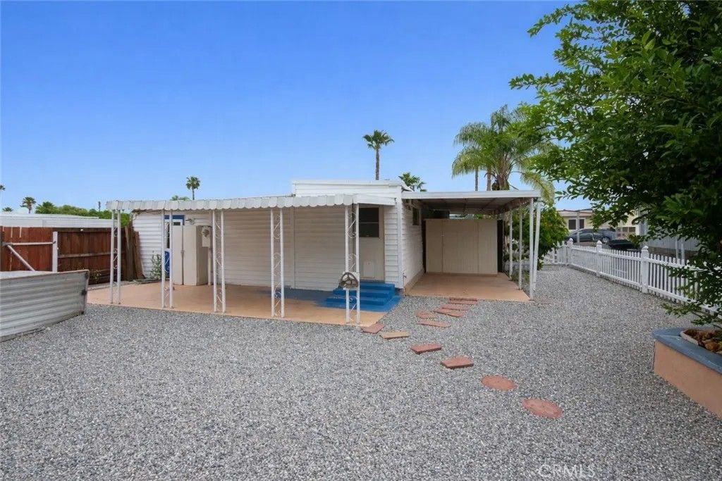 Photo of 670 Santa Clara Cir, Hemet, CA 92543 (MLS # SW26083356)