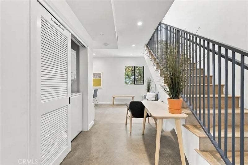 2301 S Cloverdale