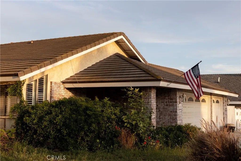 Photo of 1231 S Almond Ave, Ontario, CA 91762 (MLS # DW26089745)