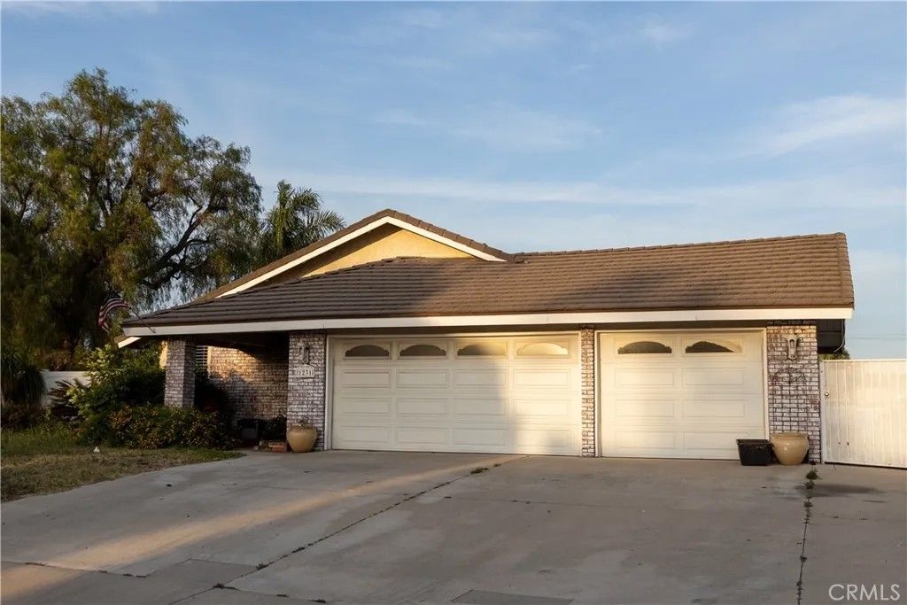 Photo of 1231 S Almond Ave, Ontario, CA 91762 (MLS # DW26089745)