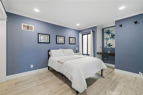 Tiny photo for 25136 Marci Way, Valencia, CA 91355 (MLS # SR25264049)