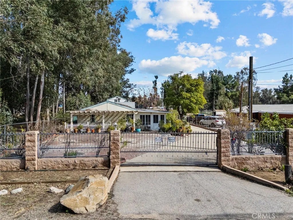 Photo of 28570 Rostrata St, Lake Elsinore, CA 92532 (MLS # IG26036875)