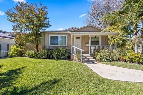 Photo of 3973 Knoxville Ave, Long Beach, CA 90808 (MLS # SB26053854)