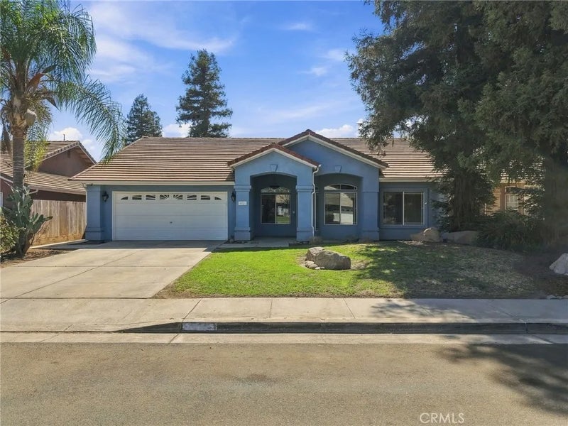 4029 E Meadow