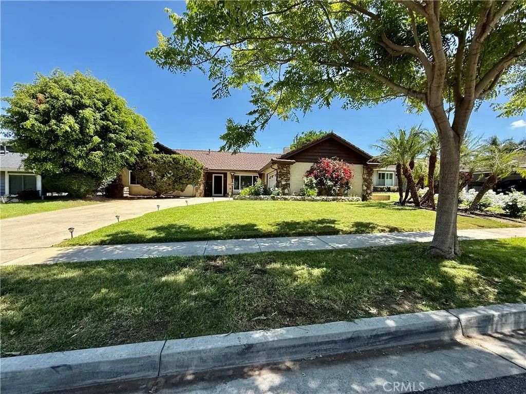 Photo of 142 N Pinney Dr, Anaheim, CA 92807 (MLS # PW26084216)