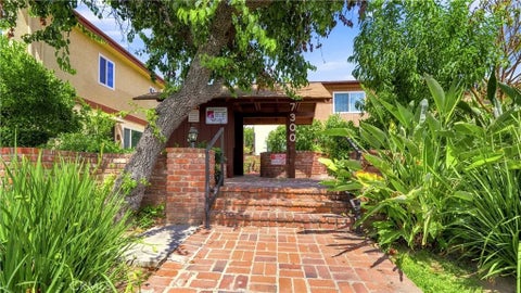 Tiny photo for 7300 Lennox AVE #K16, Van Nuys, CA 91405 (MLS # RS26159796)