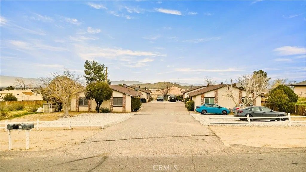 Photo of 20209 Otoe Road, Apple Valley, CA 92307 (MLS # AR26020969)