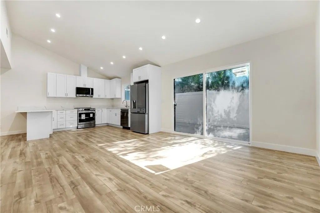 Photo of 15950 Cohasset Street, Van Nuys, CA 91406 (MLS # SR26005377)