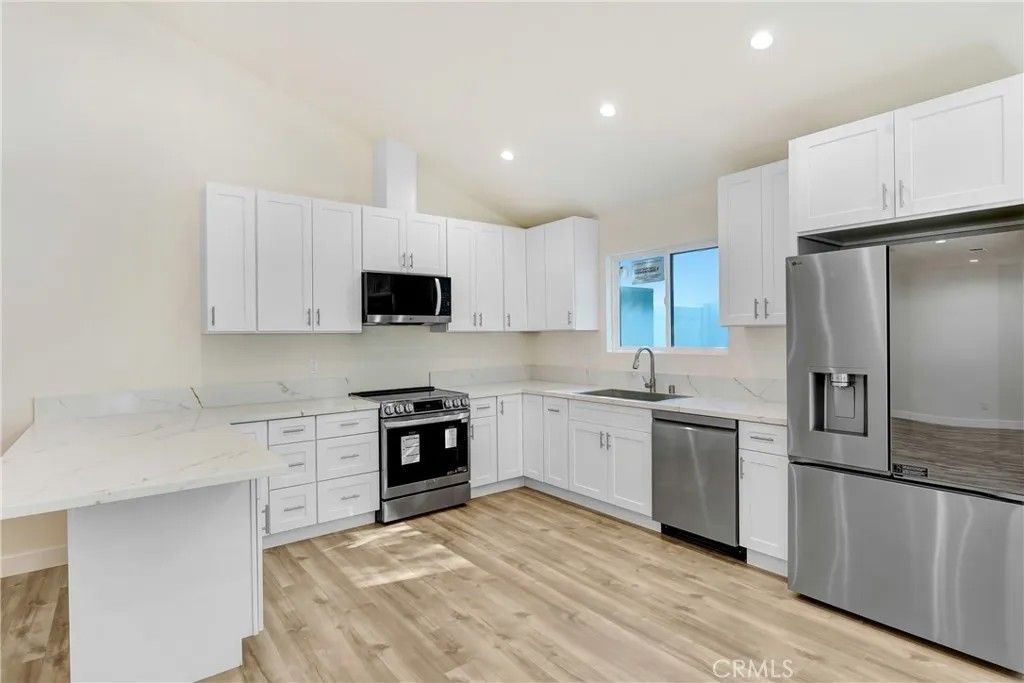 Photo of 15950 Cohasset Street, Van Nuys, CA 91406 (MLS # SR26005377)