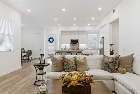 Tiny photo for 27410 N Merlin Place #101, Valencia, CA 91381 (MLS # PI25252894)