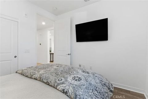 Tiny photo for 27410 N Merlin Place #101, Valencia, CA 91381 (MLS # PI25252894)