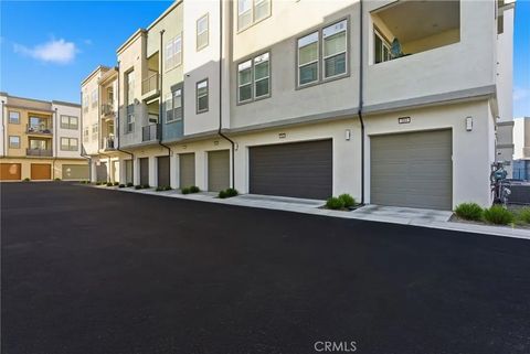 Tiny photo for 27410 N Merlin Place #101, Valencia, CA 91381 (MLS # PI25252894)