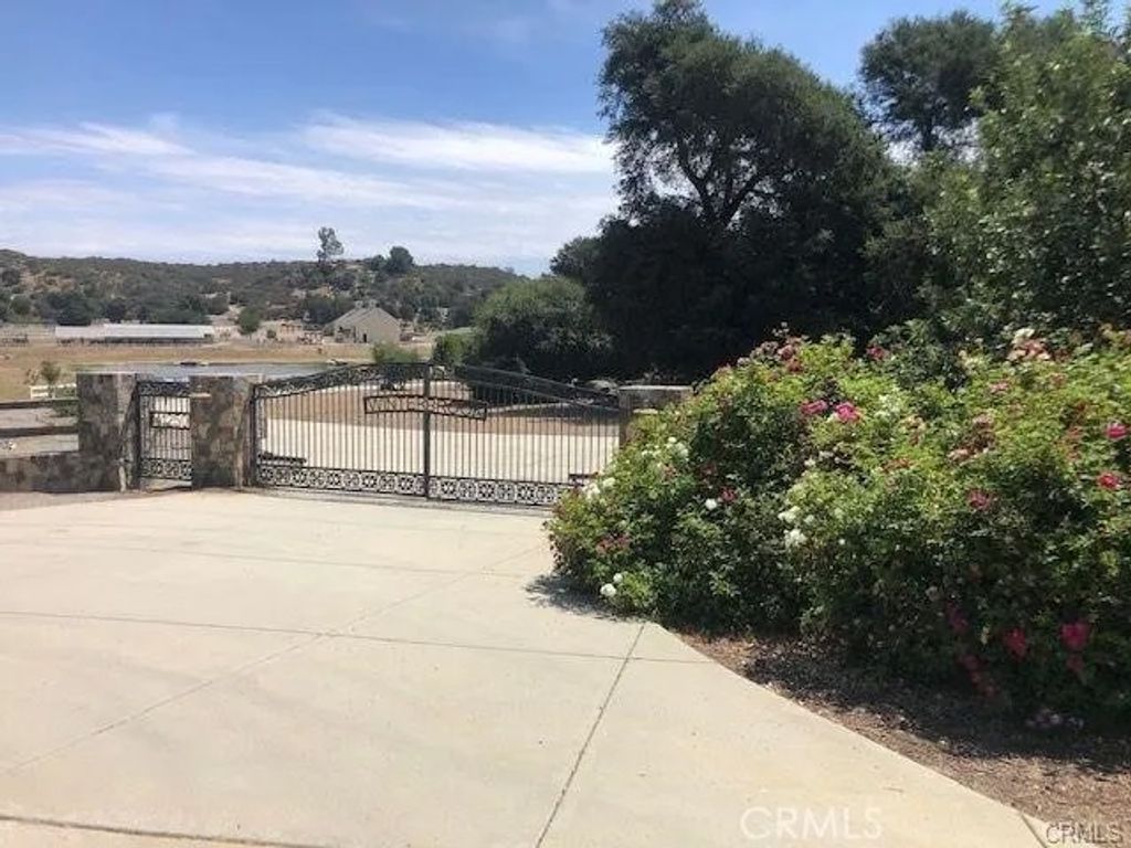 Photo of 41250 Gallop Lane #B, Murrieta, CA 92562 (MLS # IG25190960)