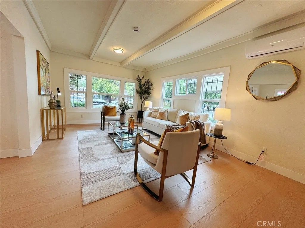 Photo of 2058 W 30TH Street, Los Angeles, CA 90018 (MLS # OC25281038)