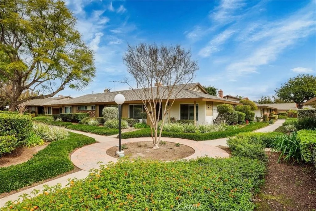 13902 Yorba 14C
