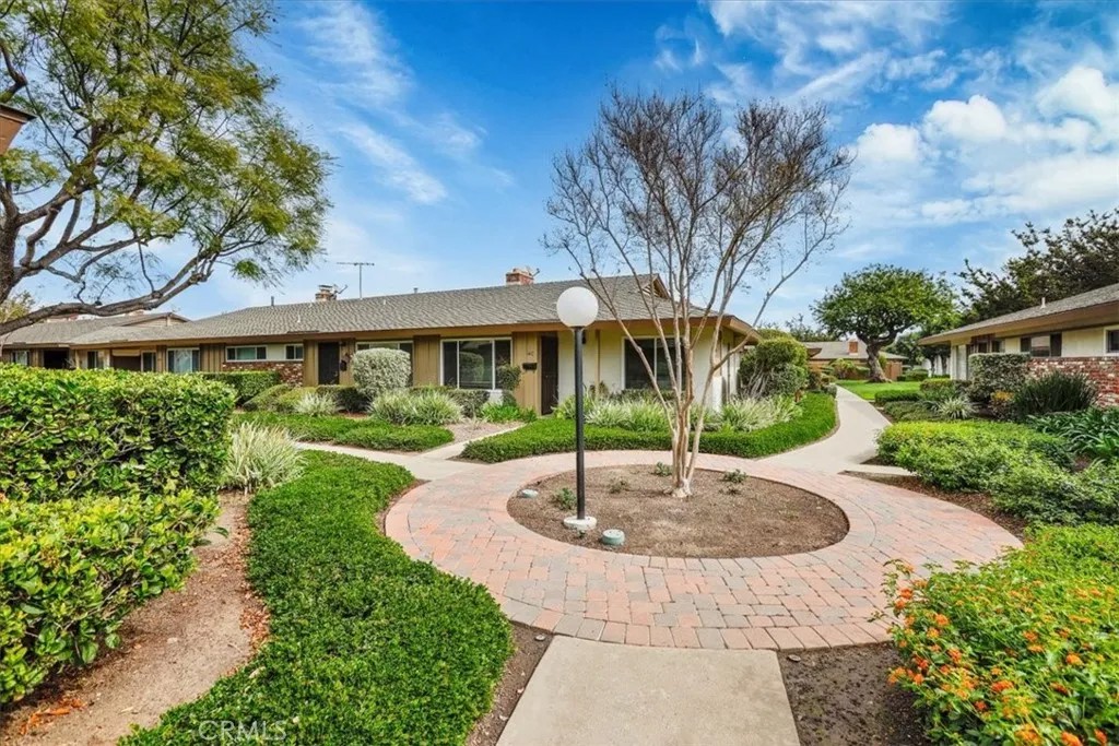 13902 Yorba 14C