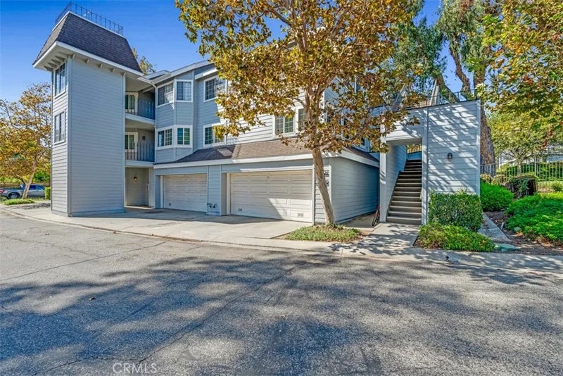 1005 Lakeview